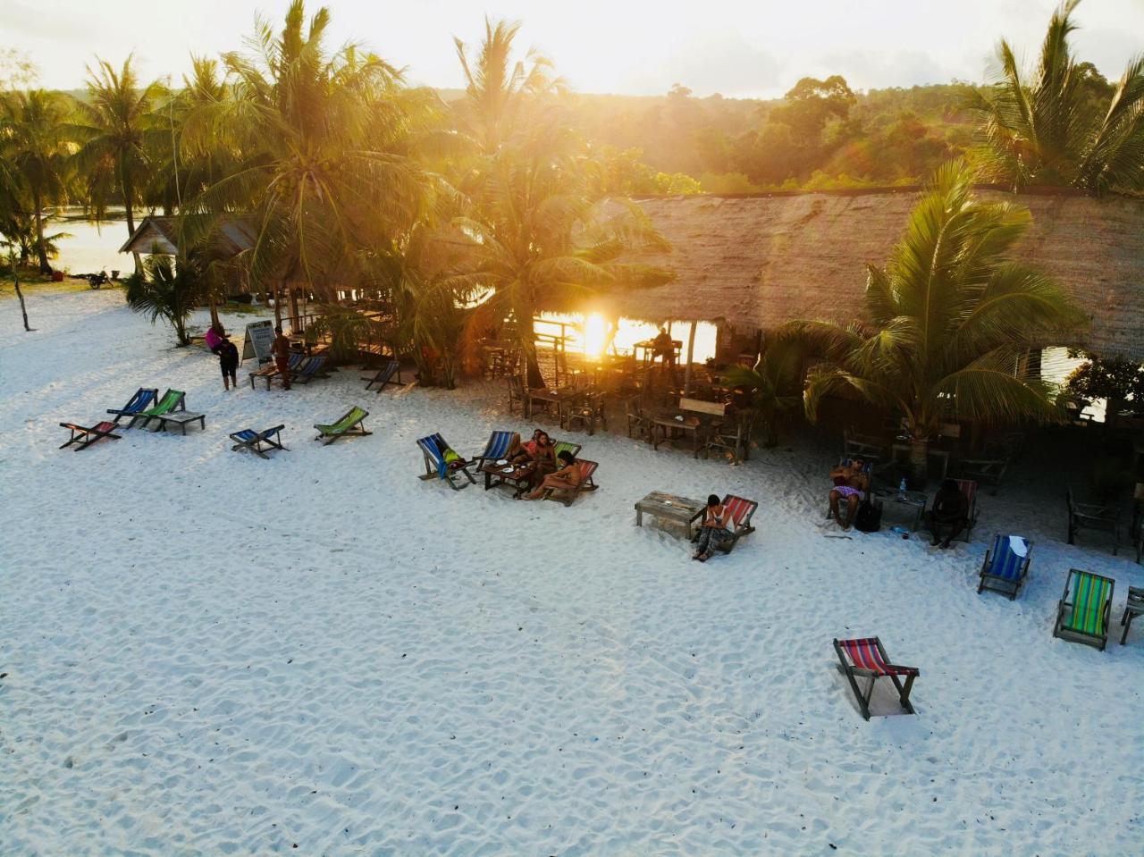 Sandbank Restaurant & Camping Koh Rong Kaoh Touch Exteriör bild