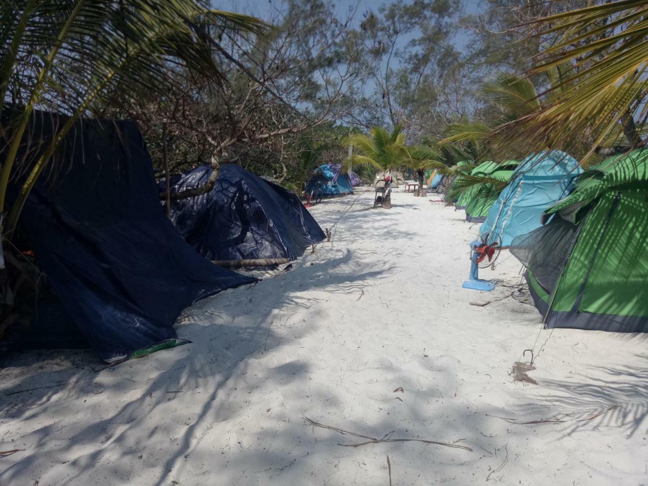 Sandbank Restaurant & Camping Koh Rong Kaoh Touch Exteriör bild