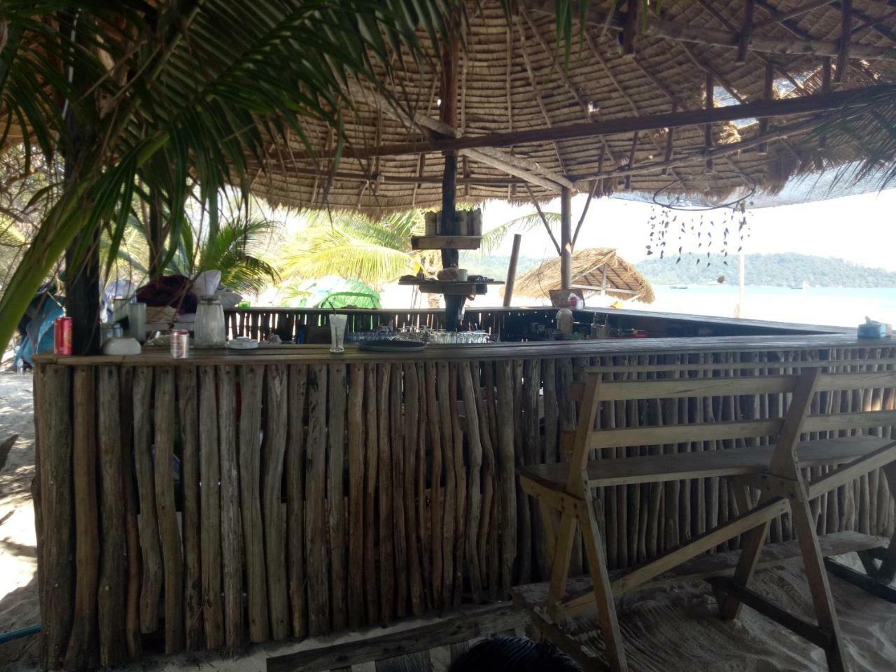 Sandbank Restaurant & Camping Koh Rong Kaoh Touch Exteriör bild